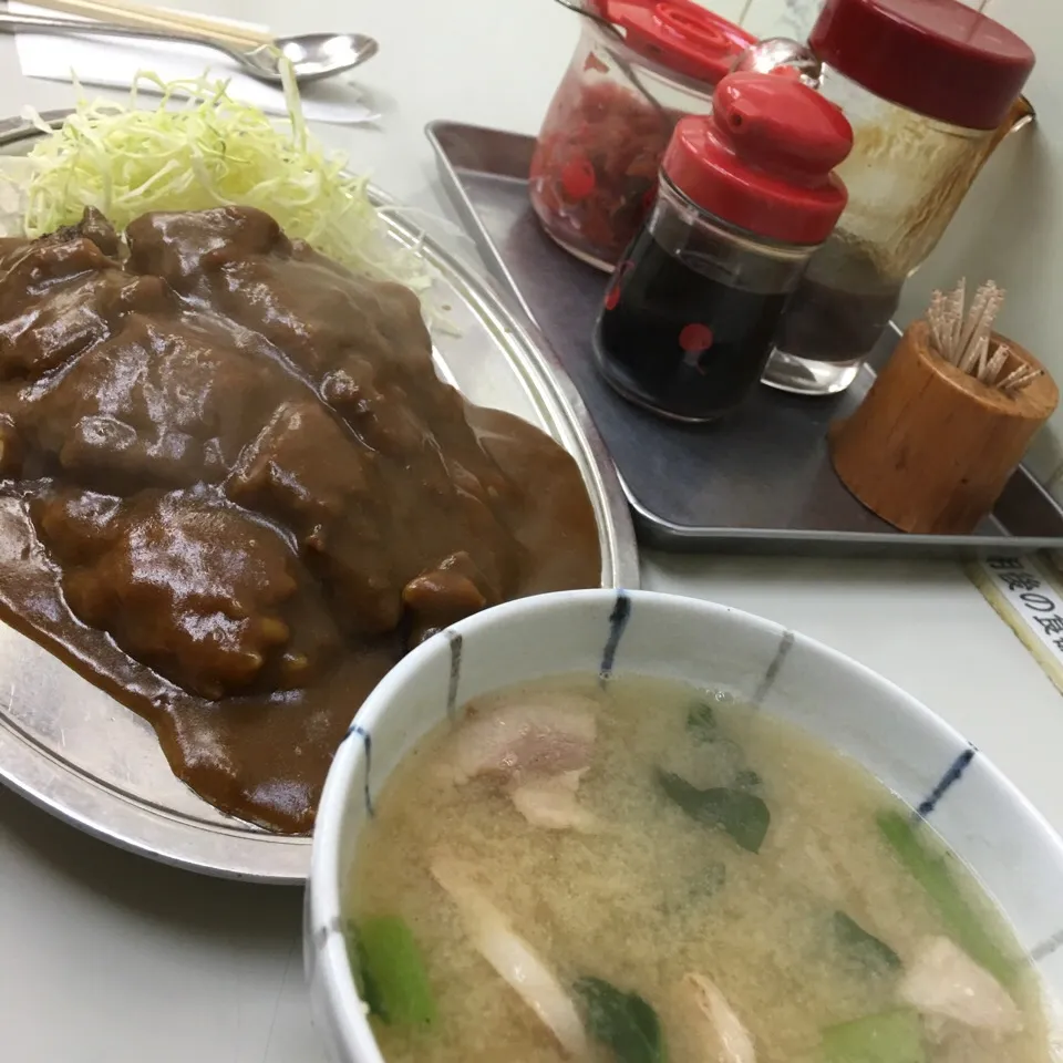 Snapdishの料理写真:カツカレー 大盛り 豚汁|Hajime Sakaiさん