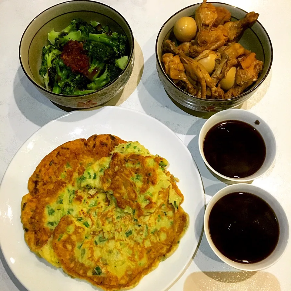 自制卤鸡翅鸡腿鸡胗鸡蛋，XO酱拌蚝油西兰花，葱花鸡蛋饼，黑米粥|笳宝さん