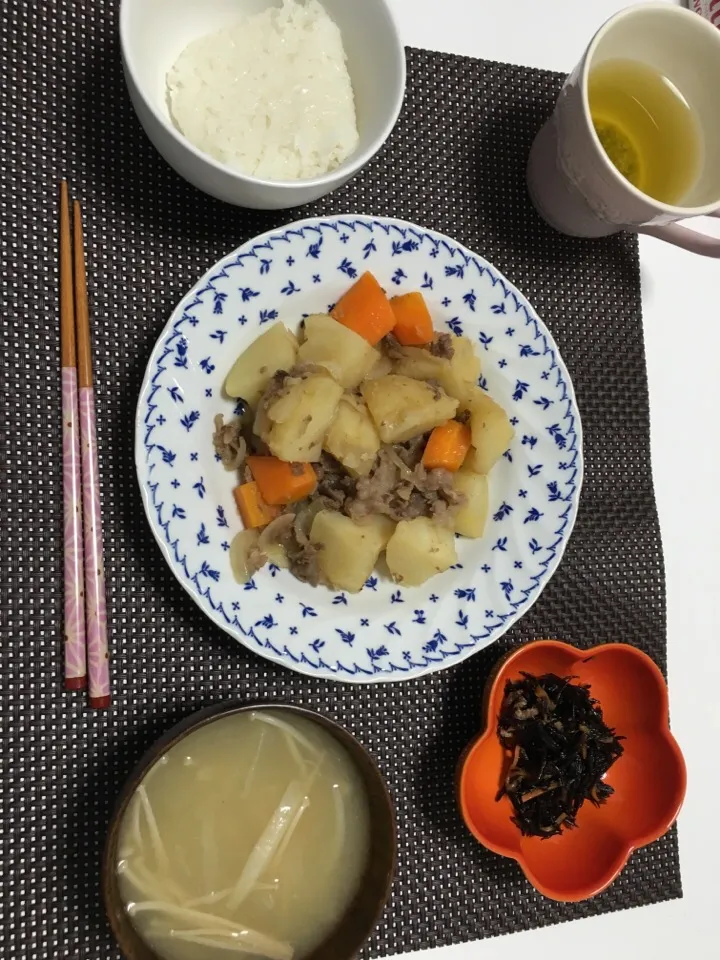 Snapdishの料理写真:肉じゃが、ひじき|かよさん