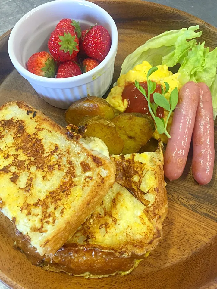 休日の朝食♡|あきんこさん