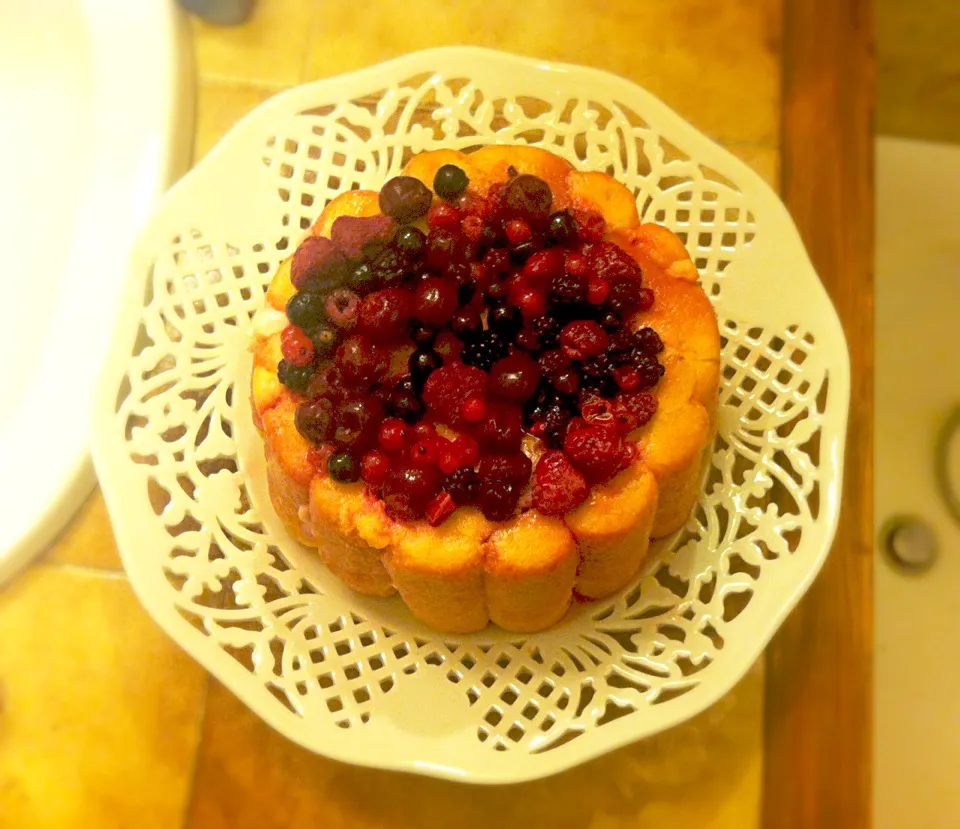 Snapdishの料理写真:Red fruits "Charlotte"|jamilleさん