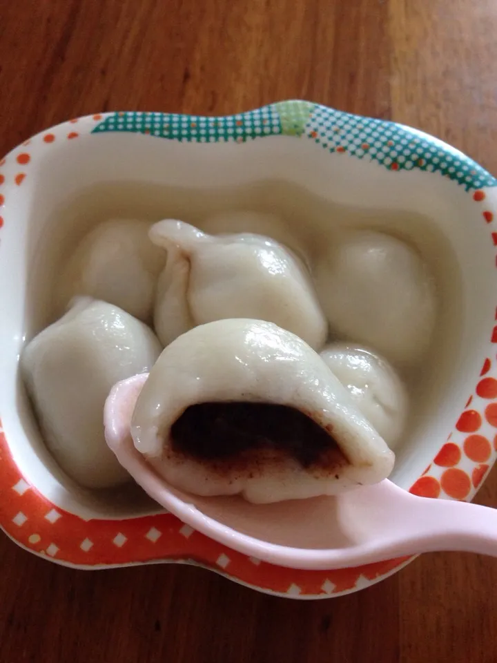 Glutinous rice balls with red bean paste|Kristine Linさん