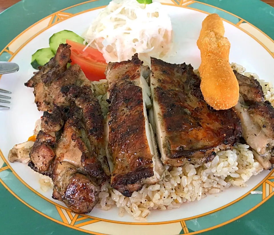 沖縄 沖縄市 「バンブーカフェ」🌴ジャマイカンジャークチキン＆スパイシーフライドライスJerkchicken and spicy fried rice at "Bamboo cafe". Okinawa-City, Okinawa.|yorikoさん