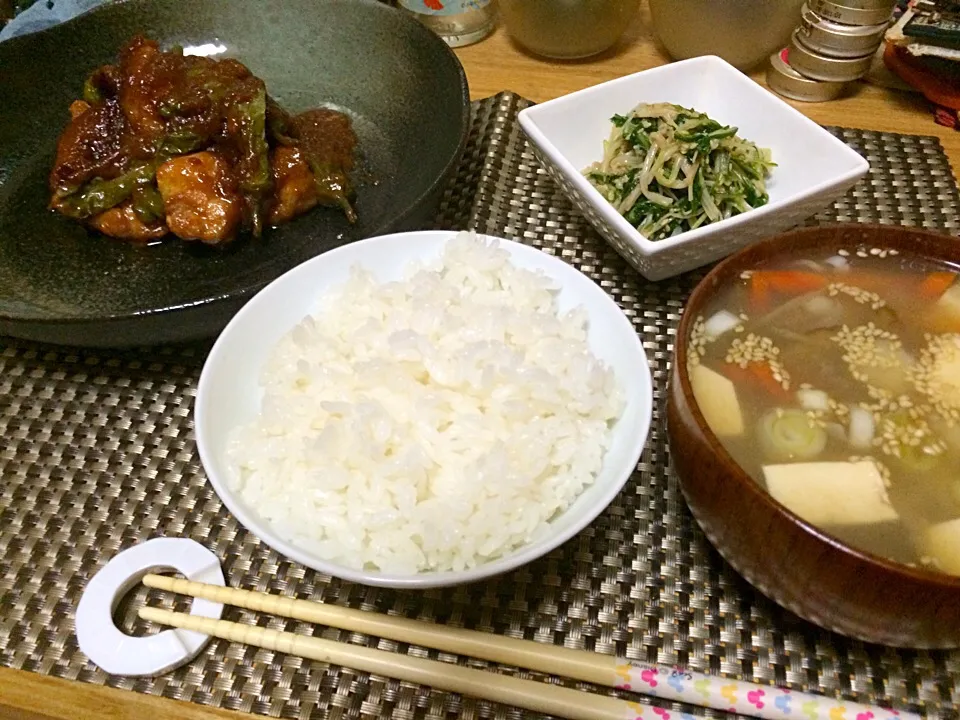 晩ごはん★鶏肉の黒酢みそ炒め、水菜とえのきのごま和え、長いも入りけんちん汁、ごはん|ハルさん