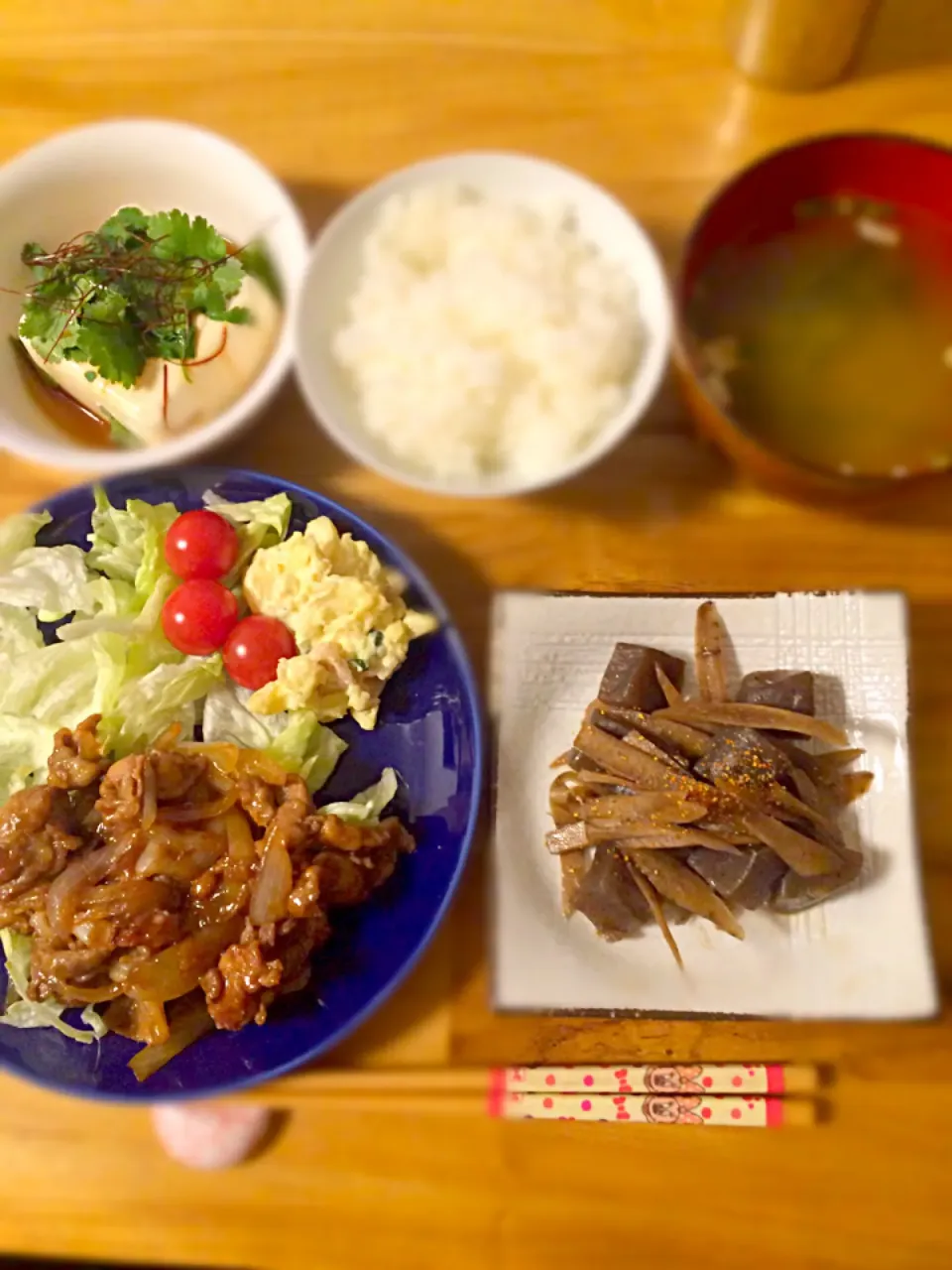 生姜焼きと、ゴボウとコンニャクの甘辛煮|うーろんさん