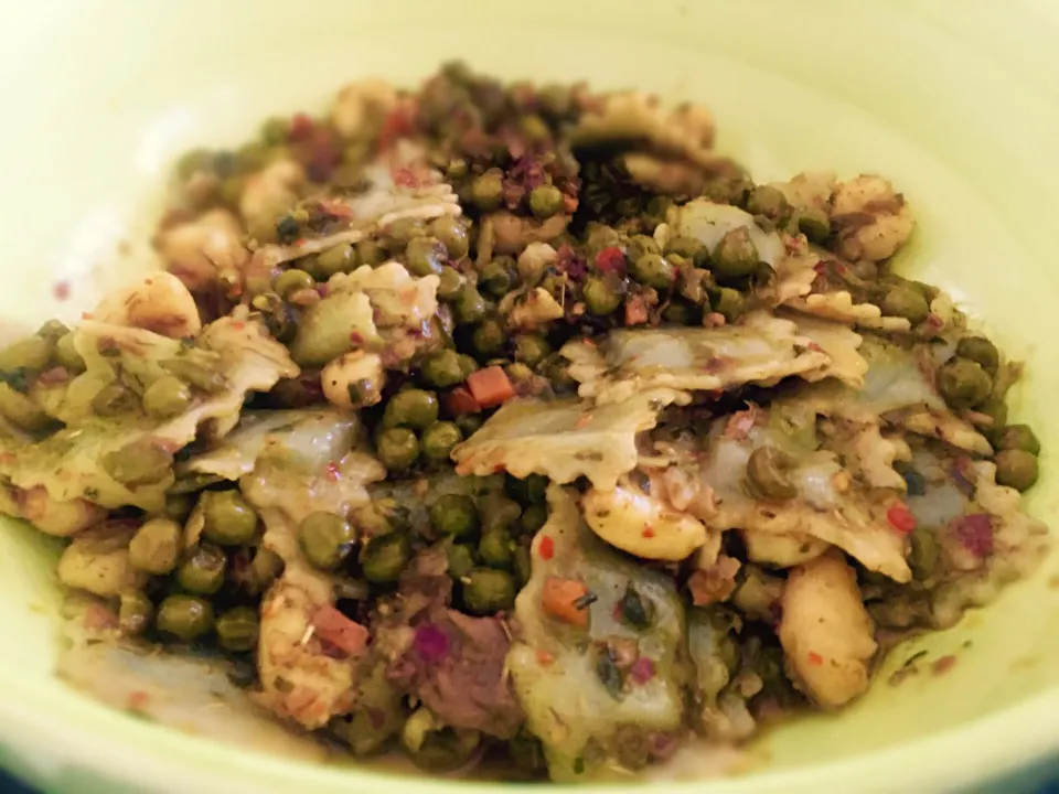 Spinach ravioli, potato gnocchi, peas, herbs, vegetable atchar and chili|Sergio Lacuevaさん