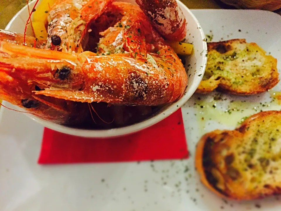 Prawns At Catalana (with vegetables) 
Some bread whit extra virgin olive oil|isabellaさん