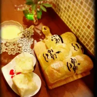 Snapdishの料理写真:寺cafe＊さんのふあふあミルキーパンで、りえぞ～ちんの加トちゃん＼(^-^)／