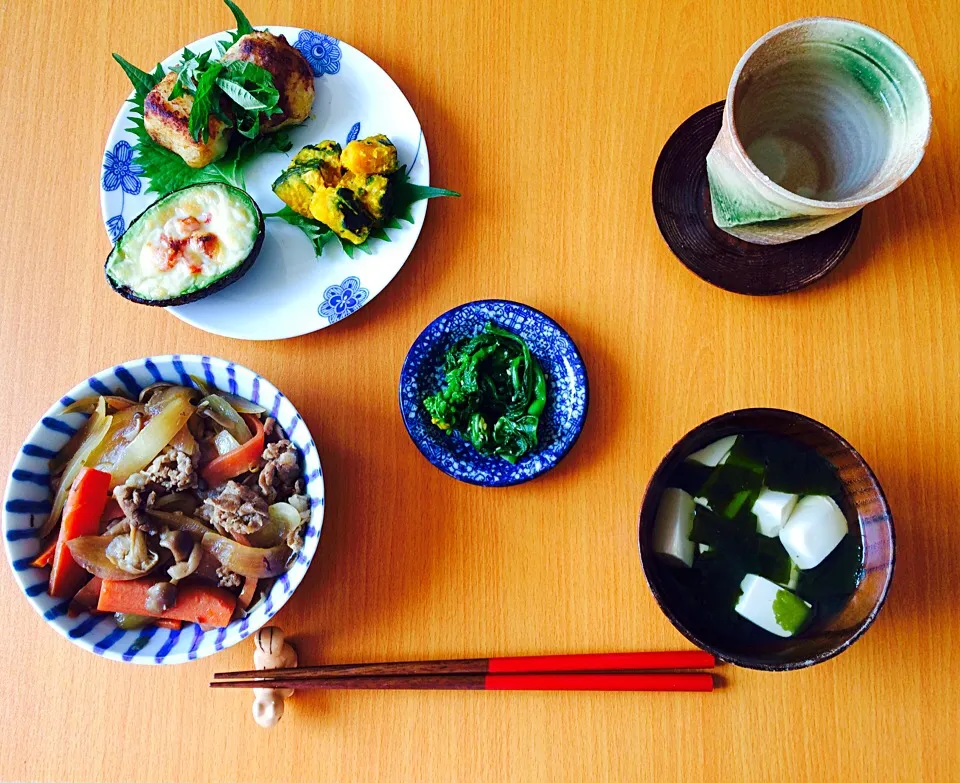 ◯豚玉ねぎ丼
◯アボカドのチーズ焼き
◯焼きコロッケ
◯かぼちゃサラダ
◯菜の花のおひたし
◯お吸い物|Jennifer  Hsiehさん