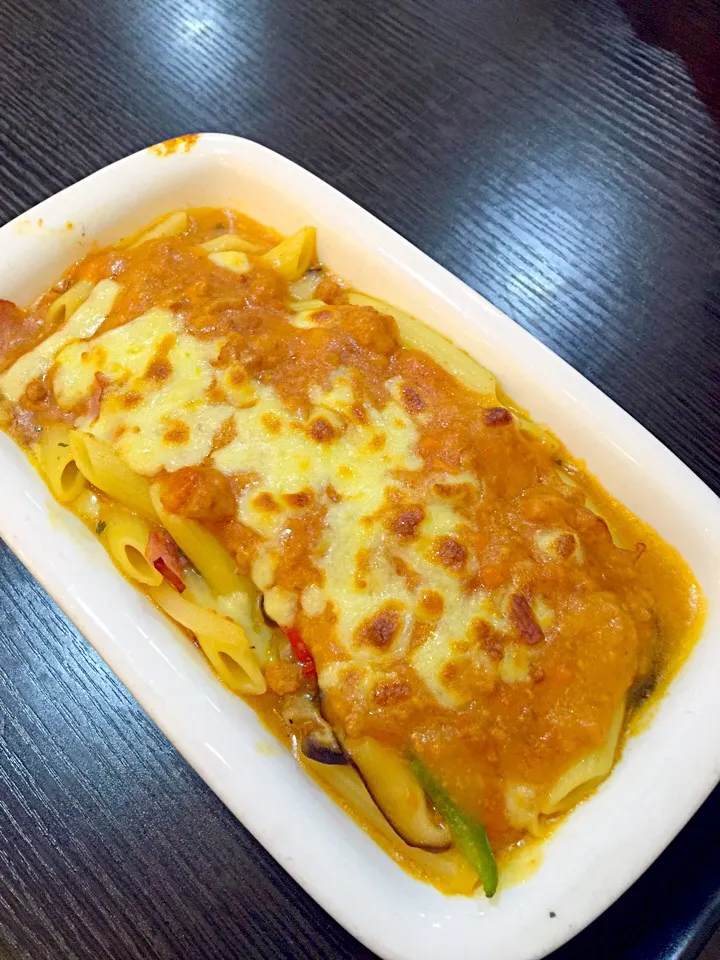 Snapdishの料理写真:Baked Penne Mexican|Cehl Chiong Datuganさん