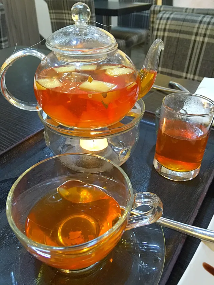 Snapdishの料理写真:Rose & Citron Tea|Cehl Chiong Datuganさん