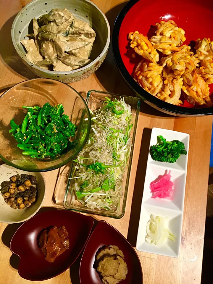 晩ごはん✨
ぶりとごぼうの酒粕煮
野菜かき揚げ
菜の花ナムル
切り干し大根サラダ|ba.a.ba_キッチンさん