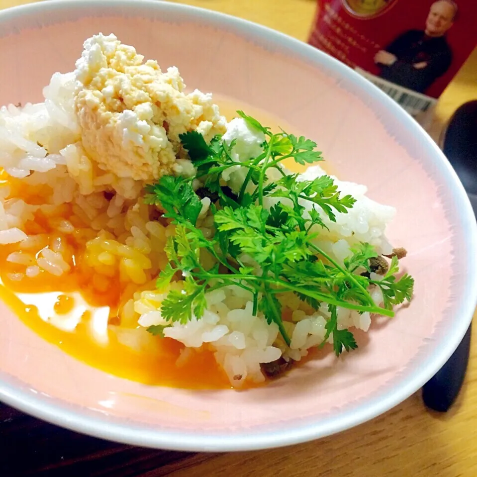 Hajimeさんのお料理 ロー丼 〜春・セルフィーユとカッテージチーズ、ロブションのお醤油🌸|angiee♡さん