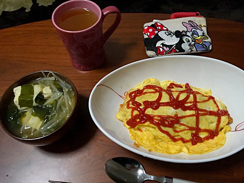 Snapdishの料理写真:2015/12/2 

✳︎オムライス
✳︎お味噌汁|maiさん