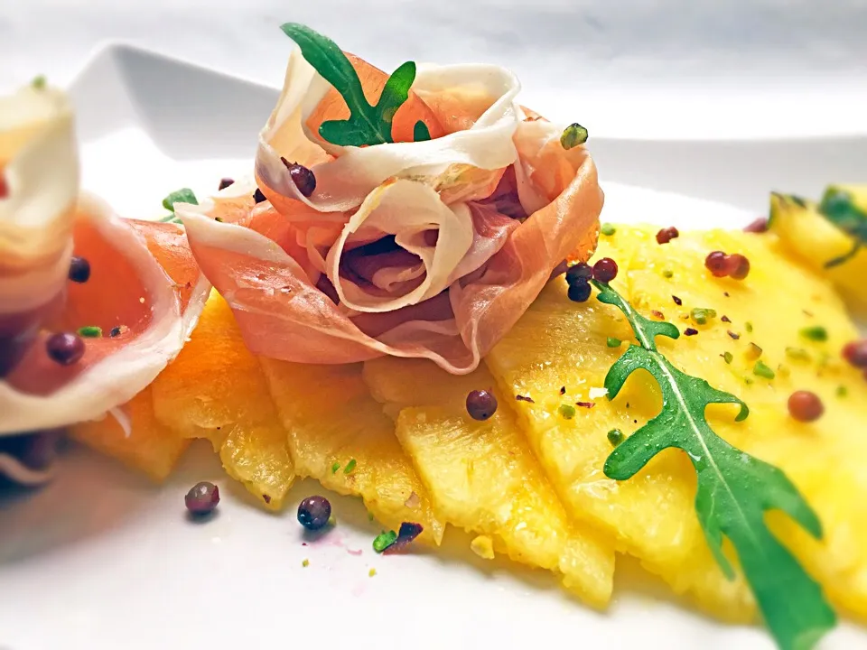 Pineapple carpaccio & Prosciutto crudo|laura giardinaさん