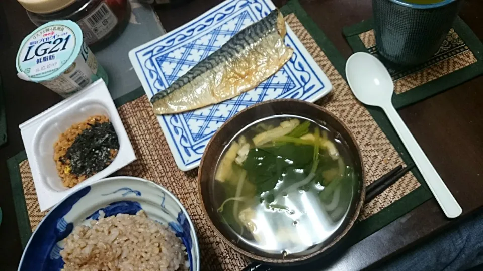 鯖塩焼き＆納豆＆ほうれん草の味噌汁|まぐろさん