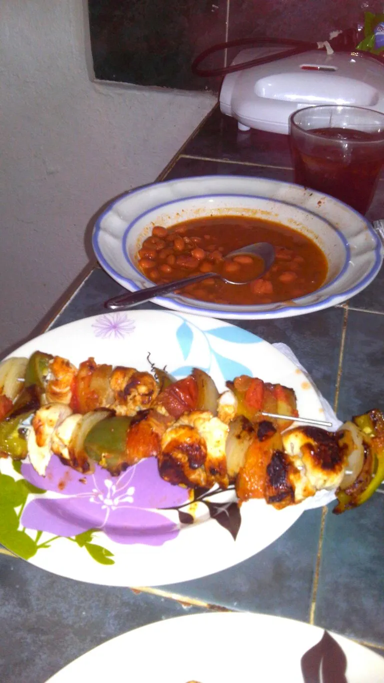 chiken kebab with drunk bean and and becon|alejandra gonzalez puertoさん