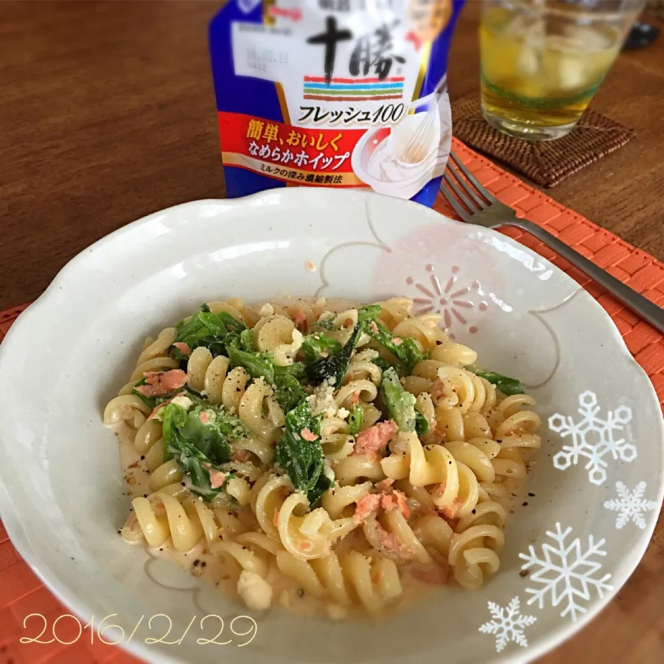 鮭フレークとキャベツのクリームフジッリ🍝|𓇼 Ⓢ Ⓗ Ⓘ Ⓝ Ⓞ Ⓑ Ⓤ 𓇼さん