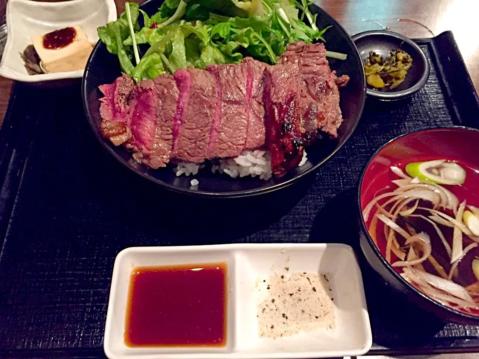 ステーキ丼|ゆずんさん