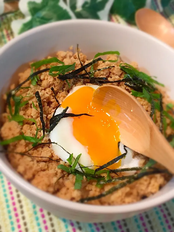 鶏そぼろ丼♡|あゆさん