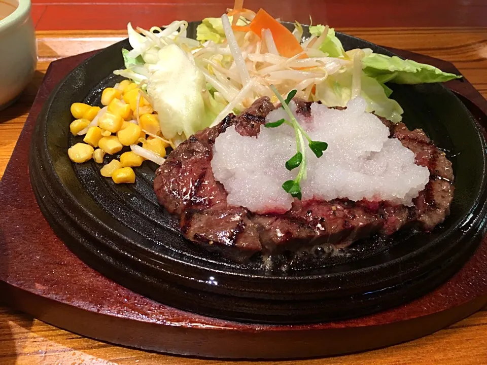 ランチ
今週乗り切る久々お肉♪|Sumikoさん