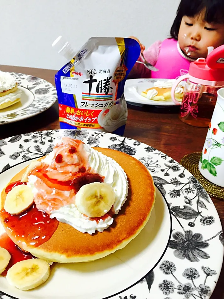 ホットケーキに十勝フレッシュクリームのせ◡̈♥︎|kaoさん