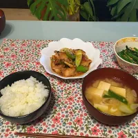 Snapdishの料理写真:ガリバタチキン
ほうれん草胡麻和え|ふじさん