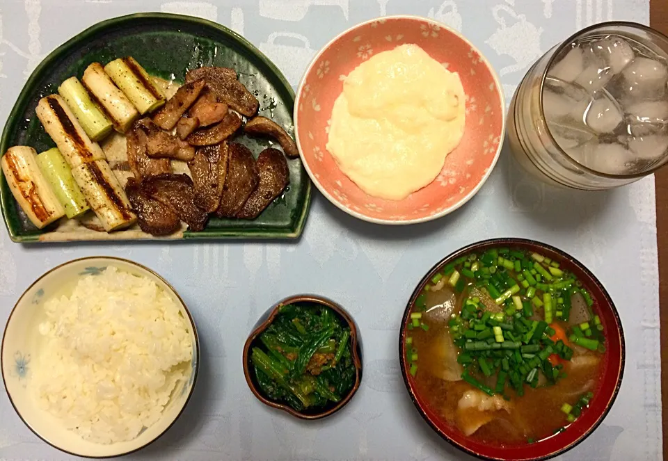 鴨焼き御膳 とろろ ほうれん草胡麻和え 豚汁 レモンハイ|Junko Tominagaさん