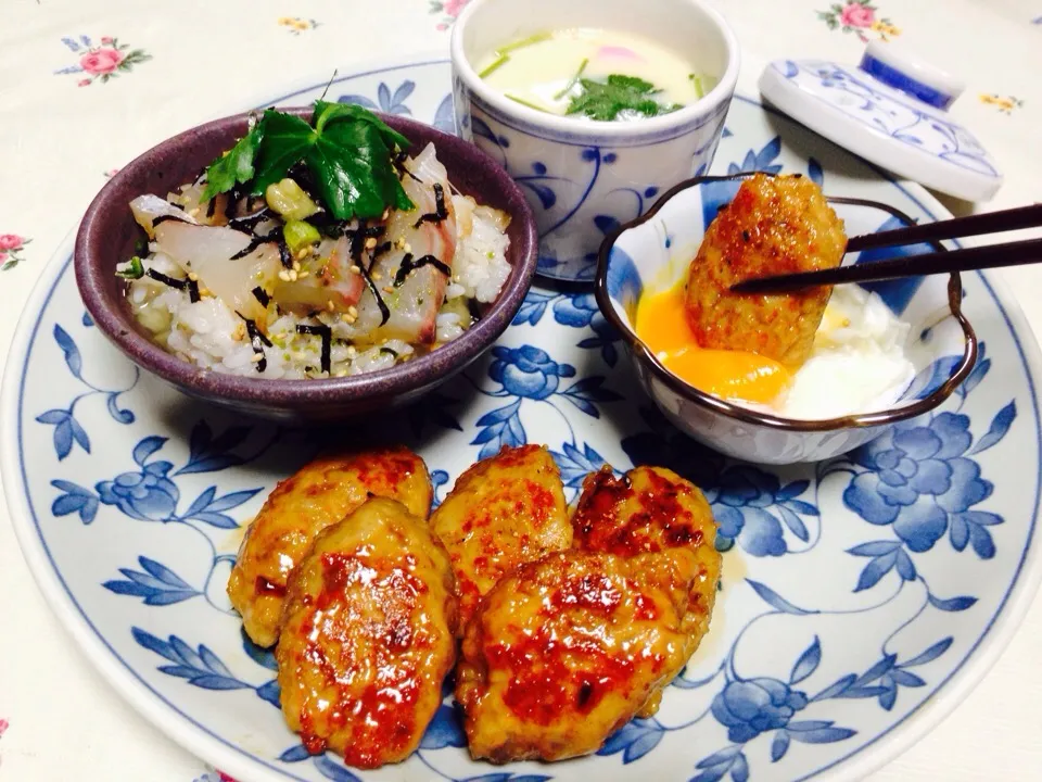 鶏肉のひき肉と、蓮根のつくね。
鯛茶漬け|みちみちさん