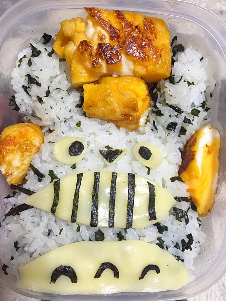 Snapdishの料理写真:トトロ♡キャラ弁|あきぱんまんさん