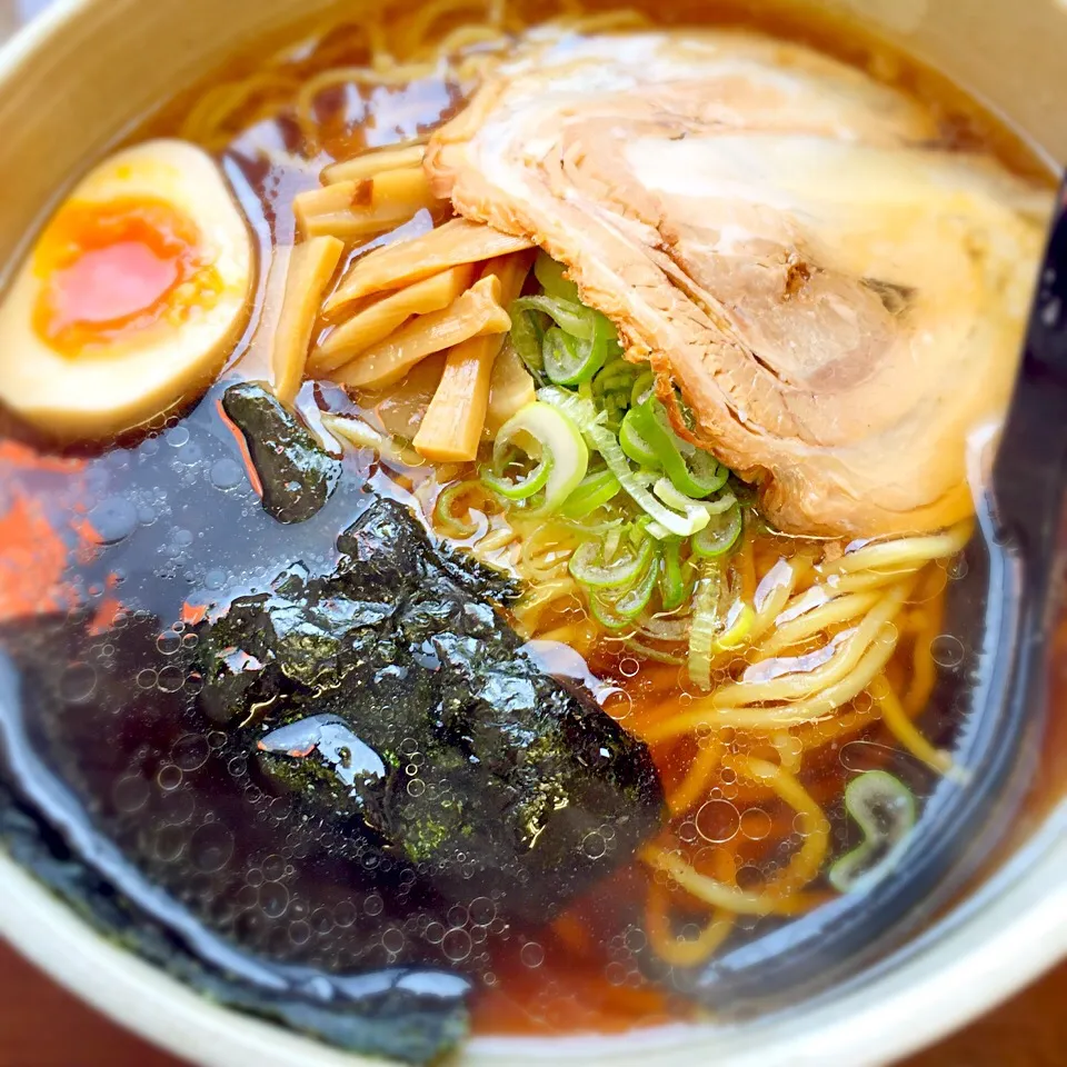 Snapdishの料理写真:しょうゆラーメン|あっちさん