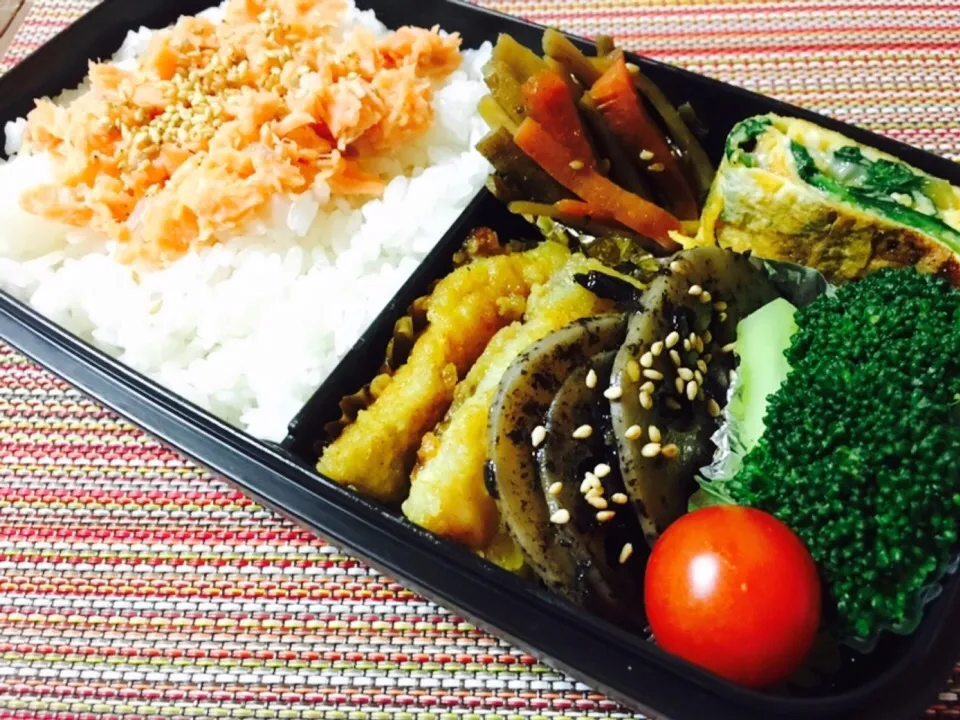 Tomoko Itoさんの料理 カレー風味のコロコロぶり💕をぶりじゃなくて、鱈で💦高1息子弁当〜置き弁当〜|じゅんけさん