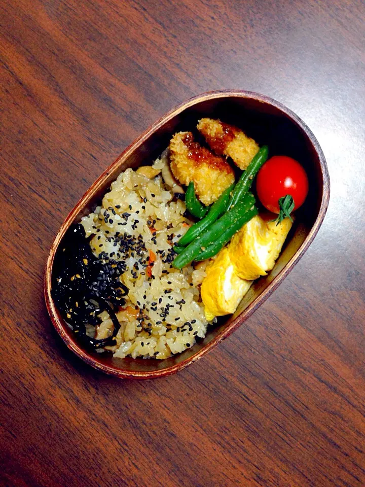 混ぜ御飯とチキンカツのお弁当☺︎|yuko.koさん