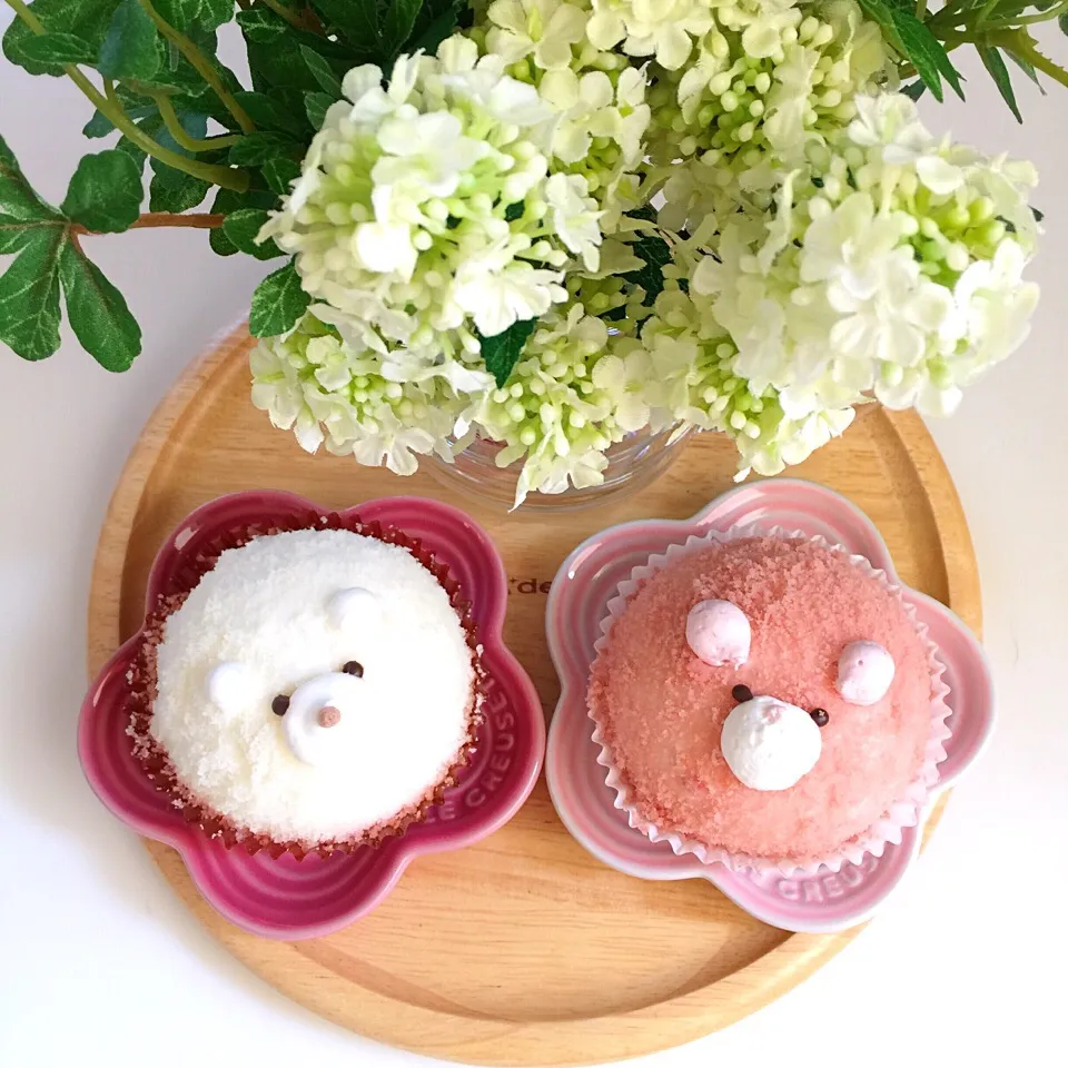 Snapdishの料理写真:セブンイレブン”いちごのくまさんムースケーキ&白くまさんムースケーキ”❤️|Makinsさん