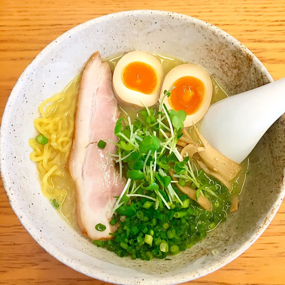 麺や けせらせら 塩らぁめん|カウンター嬢さん