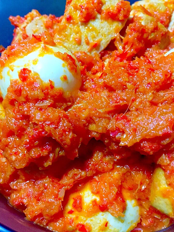 Balado Eggs & Tofu 🍚|Tari's Kitchenさん