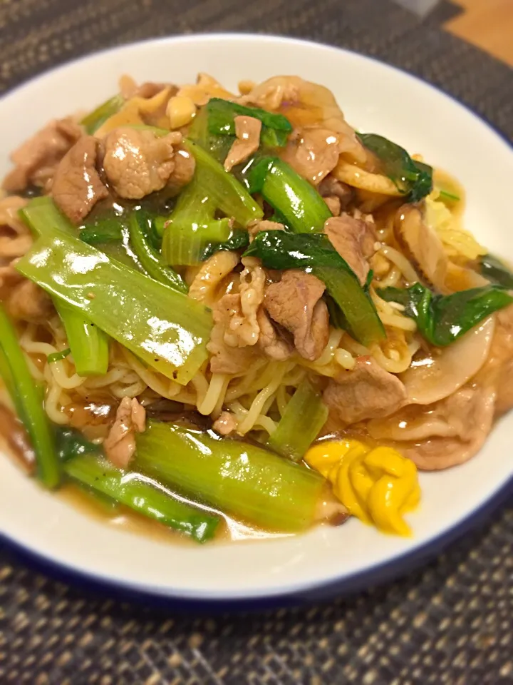 栗原はるみさんレシピ 豚肉と小松菜のあんかけ焼きそば😋|Takaki Sasakiさん