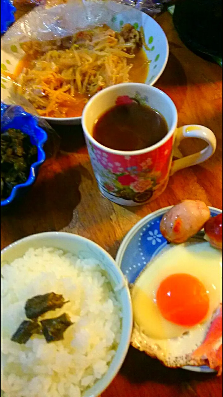 16'3/1 朝ご飯🍚
ﾍﾞｰｺﾝｴｯｸﾞ＆ﾊｰﾌﾞｿｰｾｰｼﾞ❤|メイメイda.さん