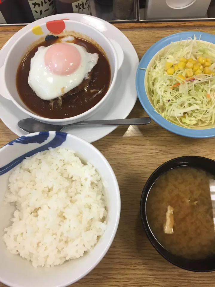 デミたまハンバーグ定食|アクちゃんさん