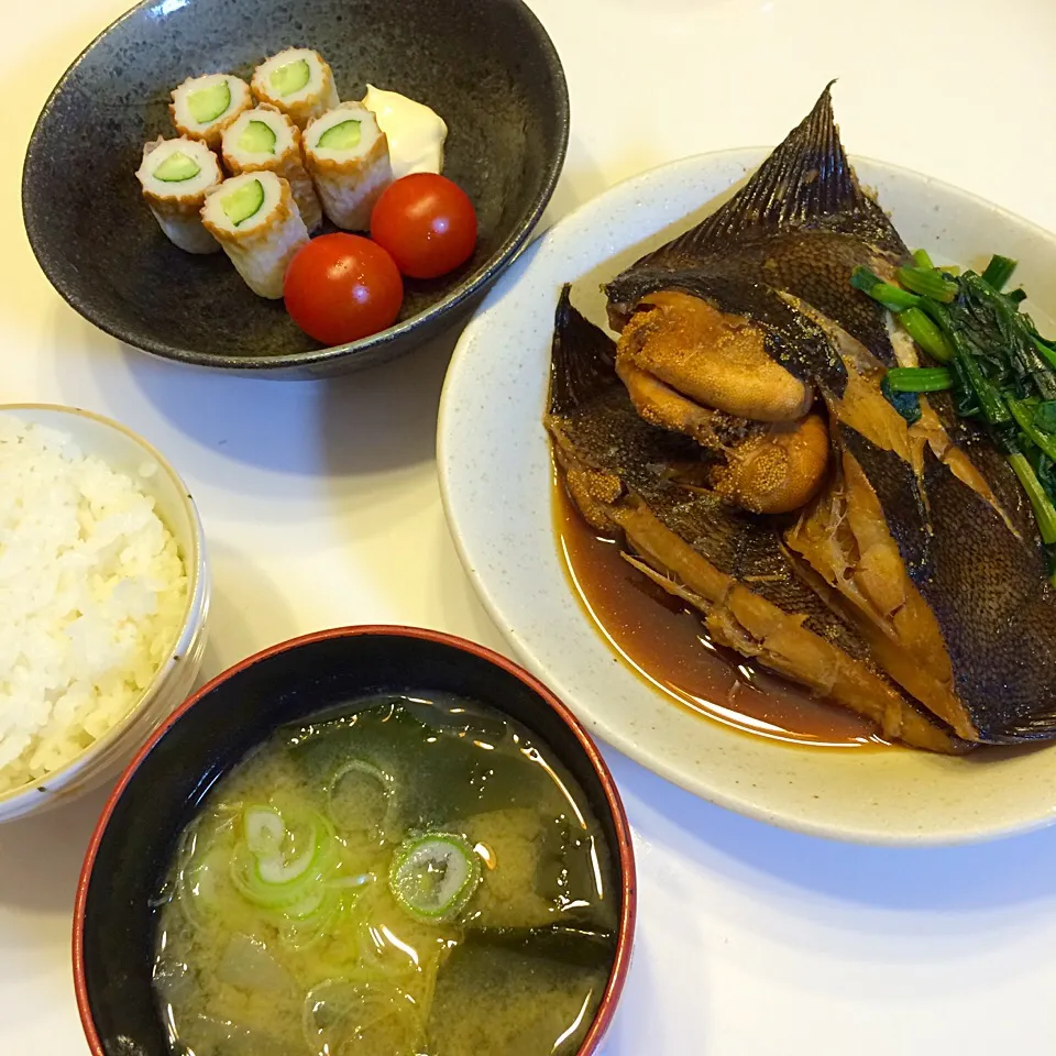 Snapdishの料理写真:❀カレイの煮付け ✿ちくきゅー ❀わかめと大根の味噌汁  2016/03/01|ちび太さん