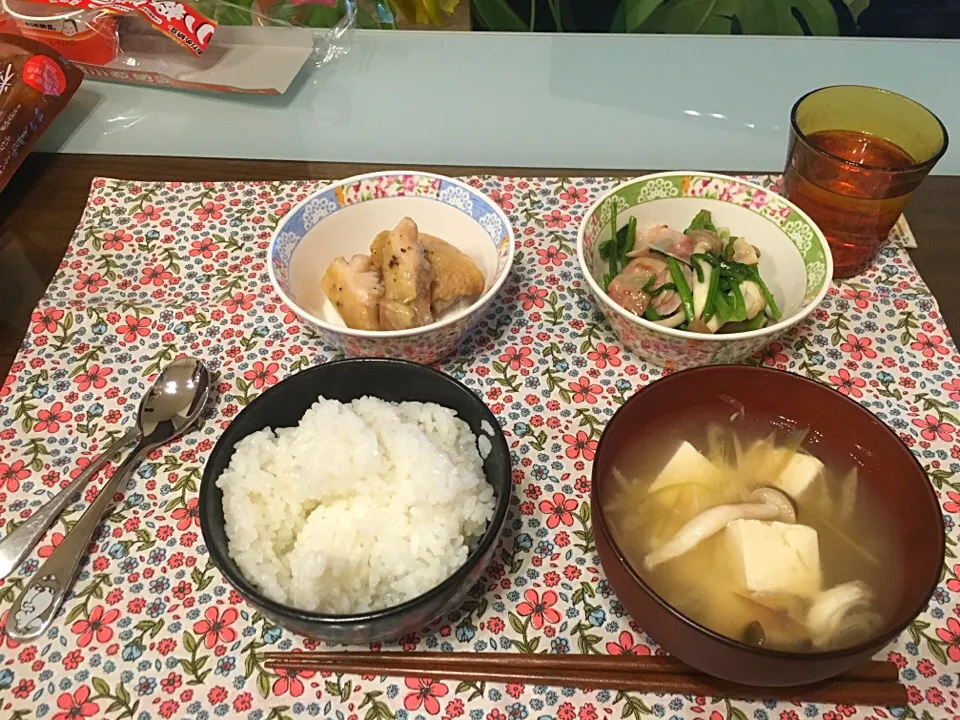 Snapdishの料理写真:鳥素揚げ ほうれん草ソテー|ふじさん