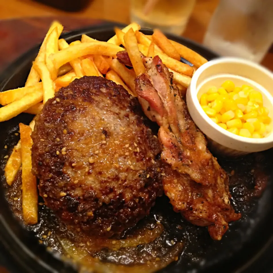 Snapdishの料理写真:🌵SHANE'S BURG🏇 ハンバーグ＆グリルチキン🐓✨🐄|K.Sさん