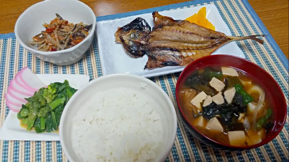 ・鯵の一夜干し(自家製)
・金平牛蒡
・菜の花の辛子味噌和え
・味噌汁|あぁちゃんさん