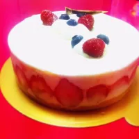 手作りのプレミアム苺ケーキ🍓🍓|Momokaさん