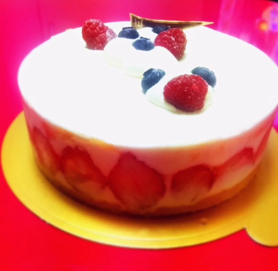 Snapdishの料理写真:手作りのプレミアム苺ケーキ🍓🍓|Momokaさん