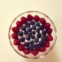 Soja Joghurt mit Beeren|Jen Caitさん