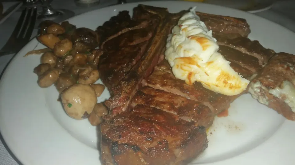 Rib Eye  lobster tail  surf and turf  with sautéed mushrooms|Frank Ortizさん