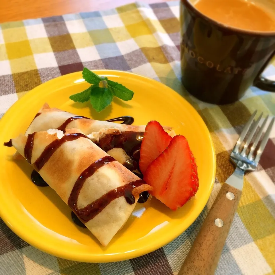 春巻きの皮でバナナチョコクレープ風♡|もなかさん