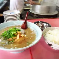 Snapdishの料理写真:ラーメン銀閣|ひささん