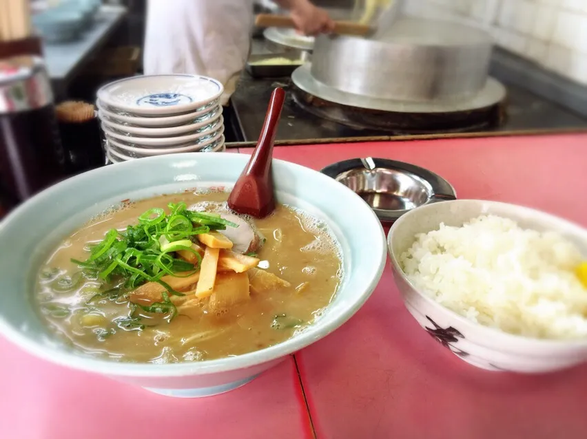 Snapdishの料理写真:ラーメン銀閣|ひささん